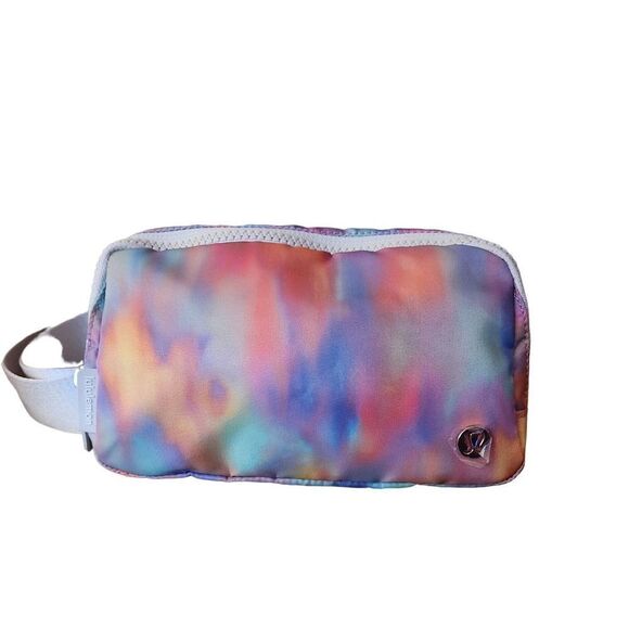 New! Lululemon Everywhere Belt Bag Prism Wash Vapor Gorgeous! - Picture 1 of 3